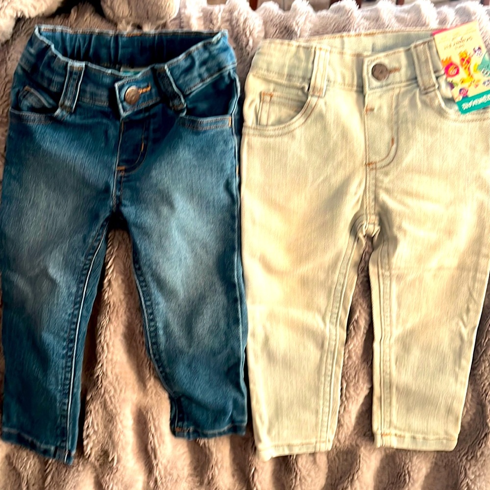 4 Garanimals toddler girl skinny fit jeans. 4 pairs for sale together